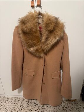 Guess Camel Trench Coat with Faux Fur Collar